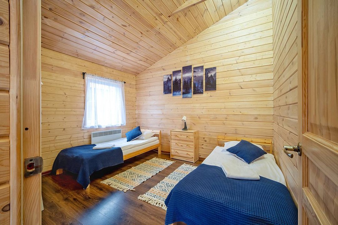 Коттедж 5-местный 2-комнатный (с террасой и панорамными окнами)