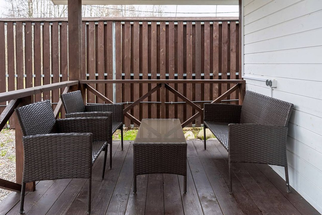 Коттедж 5-местный 2-комнатный (с террасой и панорамными окнами)