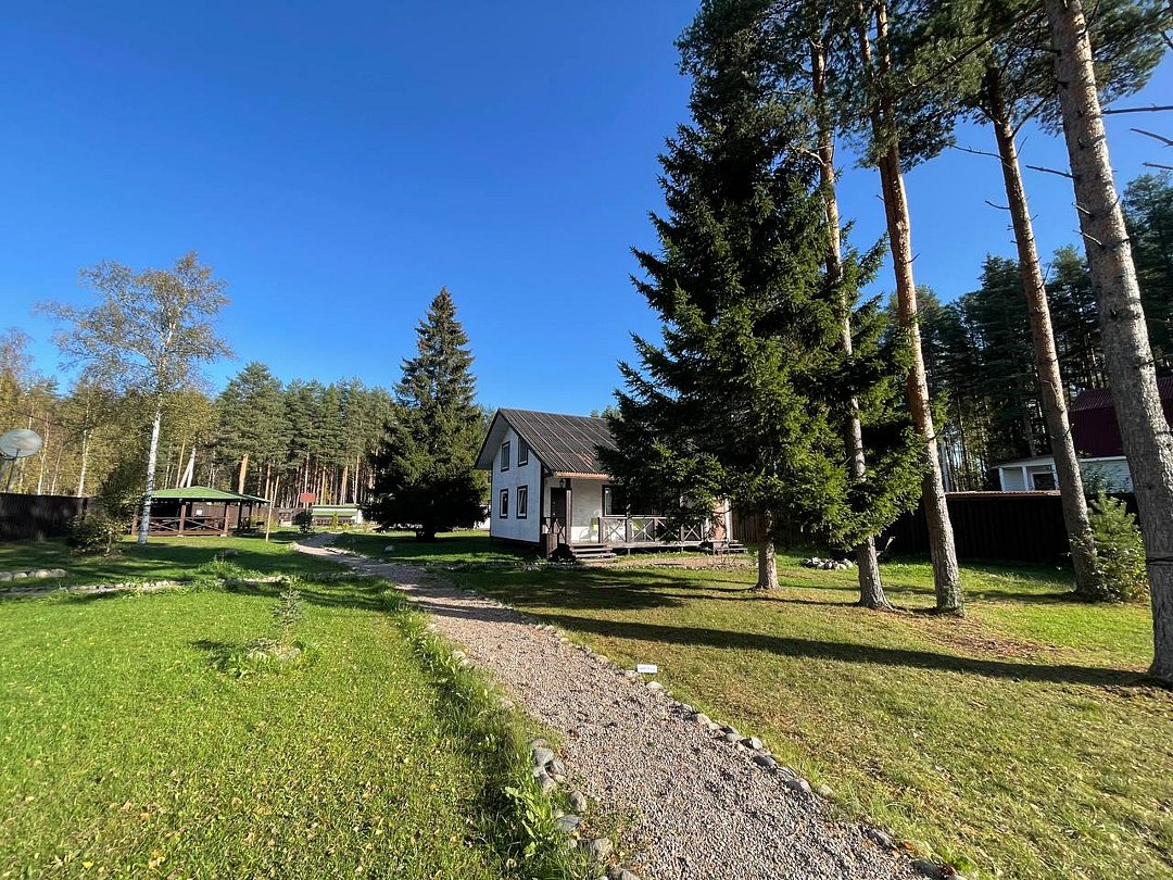 Коттедж 7-местный 3-комнатный 2-этажный (с баней)