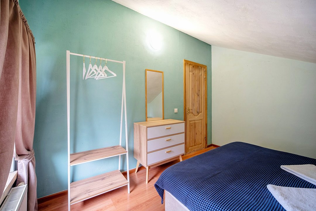 Коттедж 7-местный 3-комнатный 2-этажный (с баней)