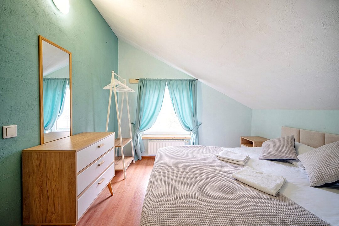 Коттедж 7-местный 3-комнатный 2-этажный (с баней)