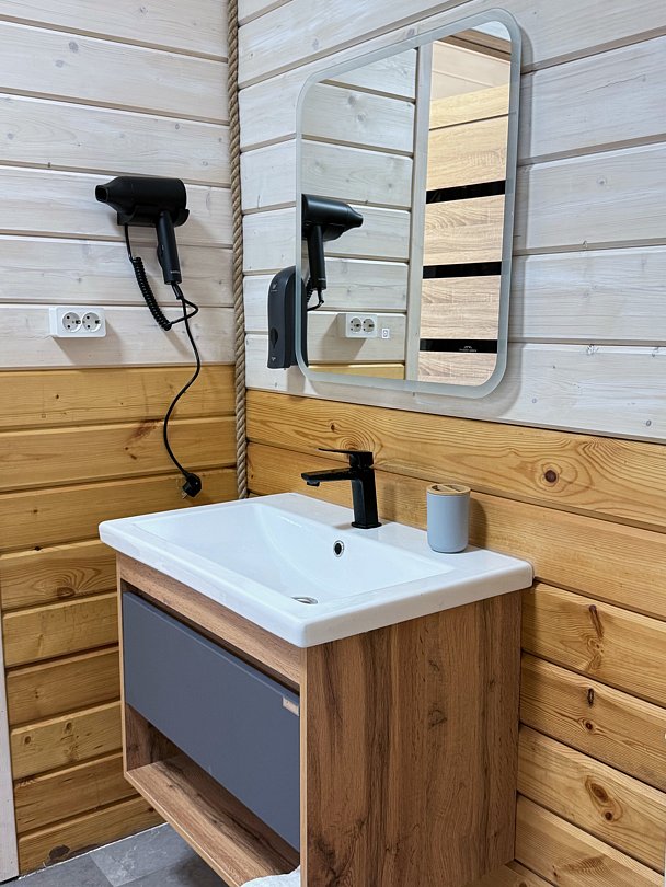 Афрейм 4-местный 2-комнатный (№5)