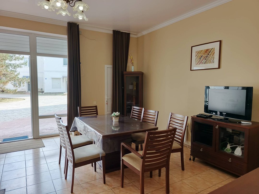 Таунхаус 8-местный (3 этажный)