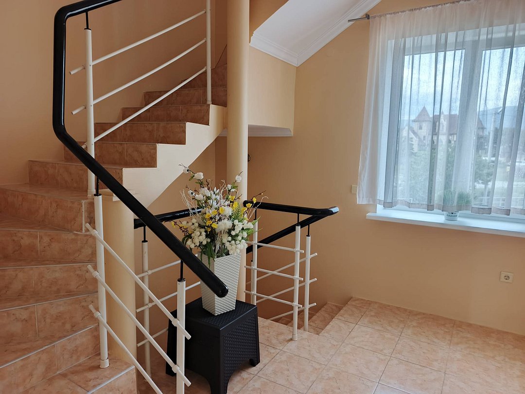 Таунхаус 8-местный (3 этажный)