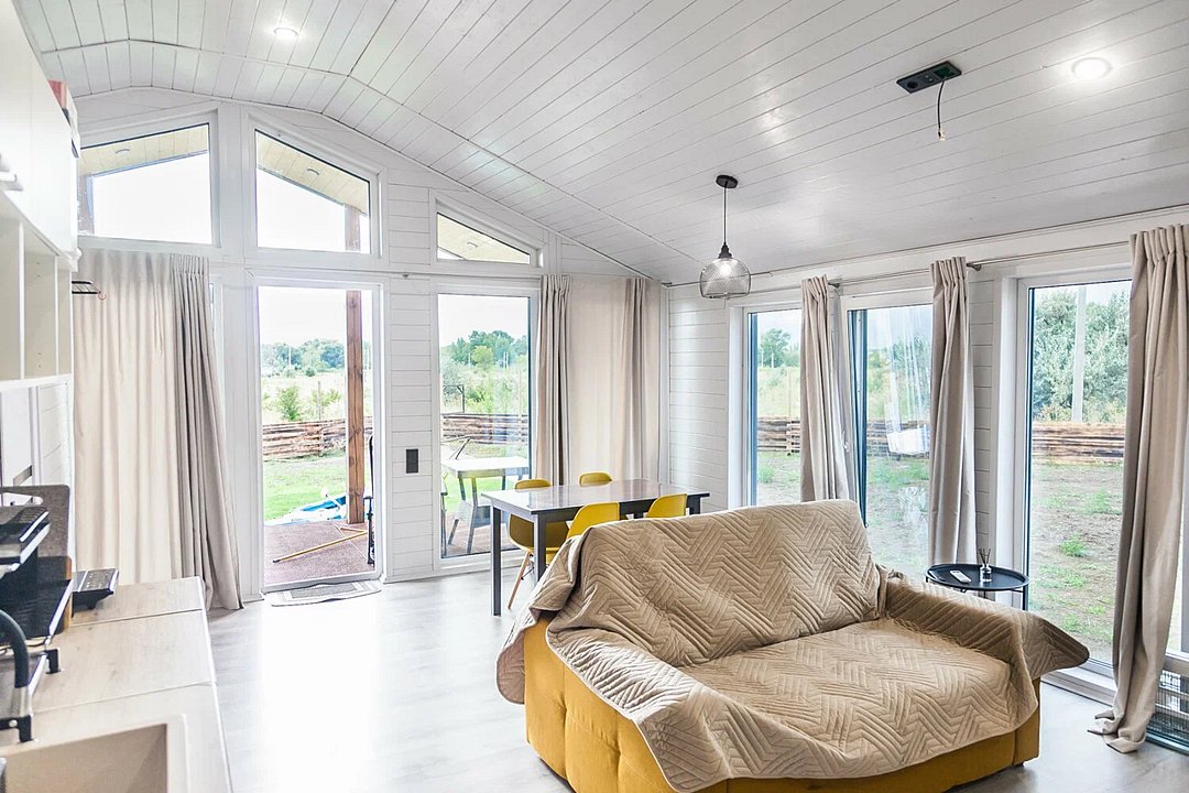 Дом 2-местный 2-комнатный (№2, вид на Волгу)