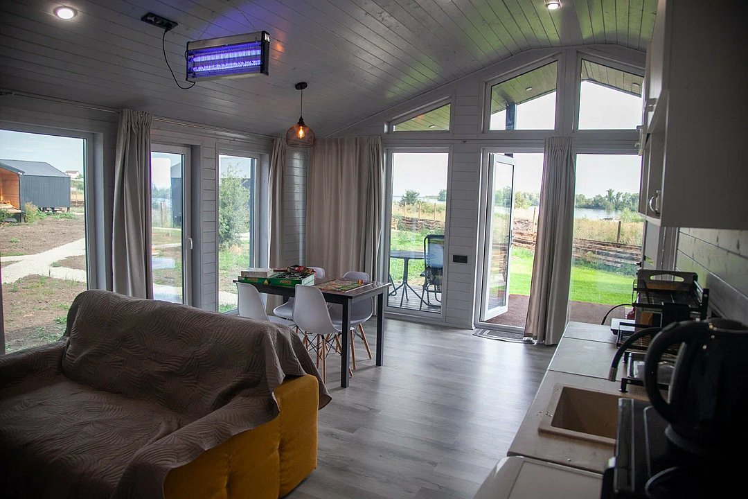 Дом 2-местный 2-комнатный (№2, вид на Волгу)