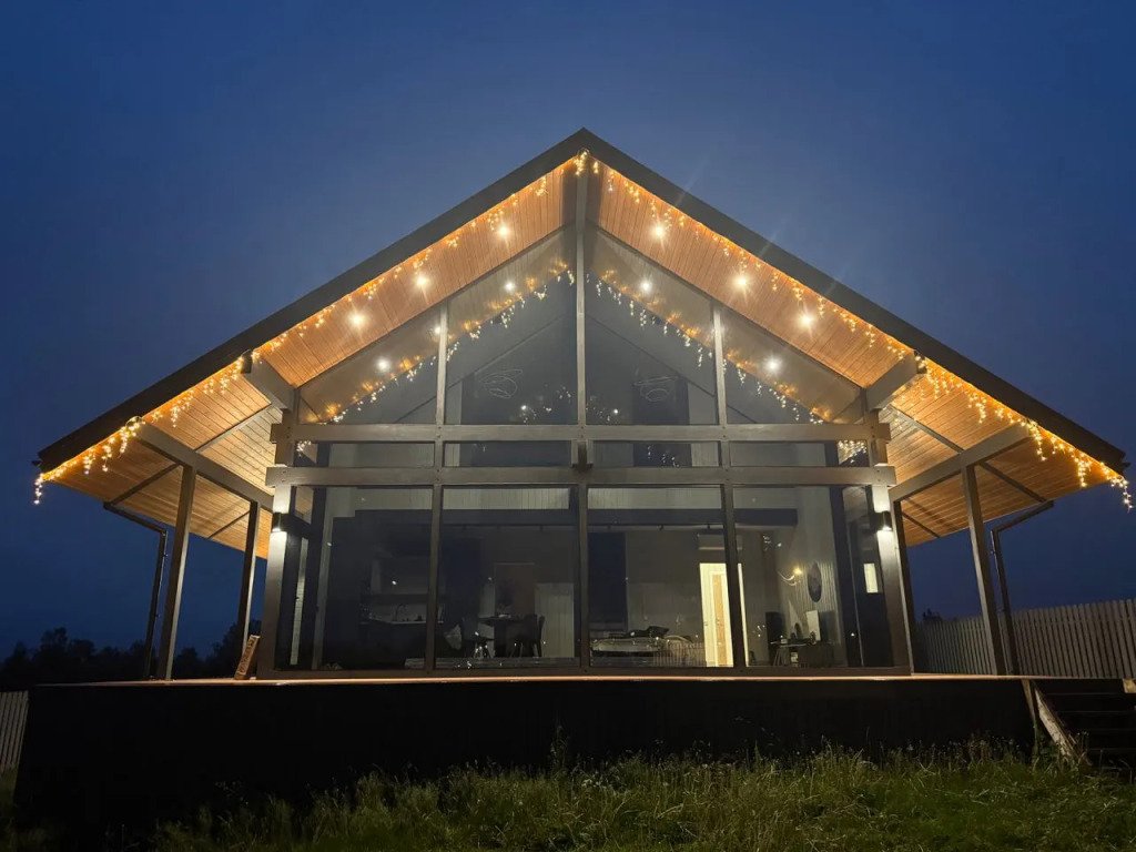 Частный дом Новый Уютный на Берегу Мичуринского Озера (Фахверк), Ленинградская область, поселок Мичуринское 