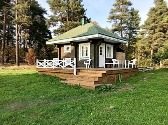 Частный дом Дом на скале с видом на озеро