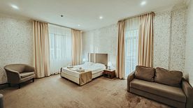 Двухместный полулюкс с видом на горы двуспальная кровать, Пансионат Нарт, Гагра