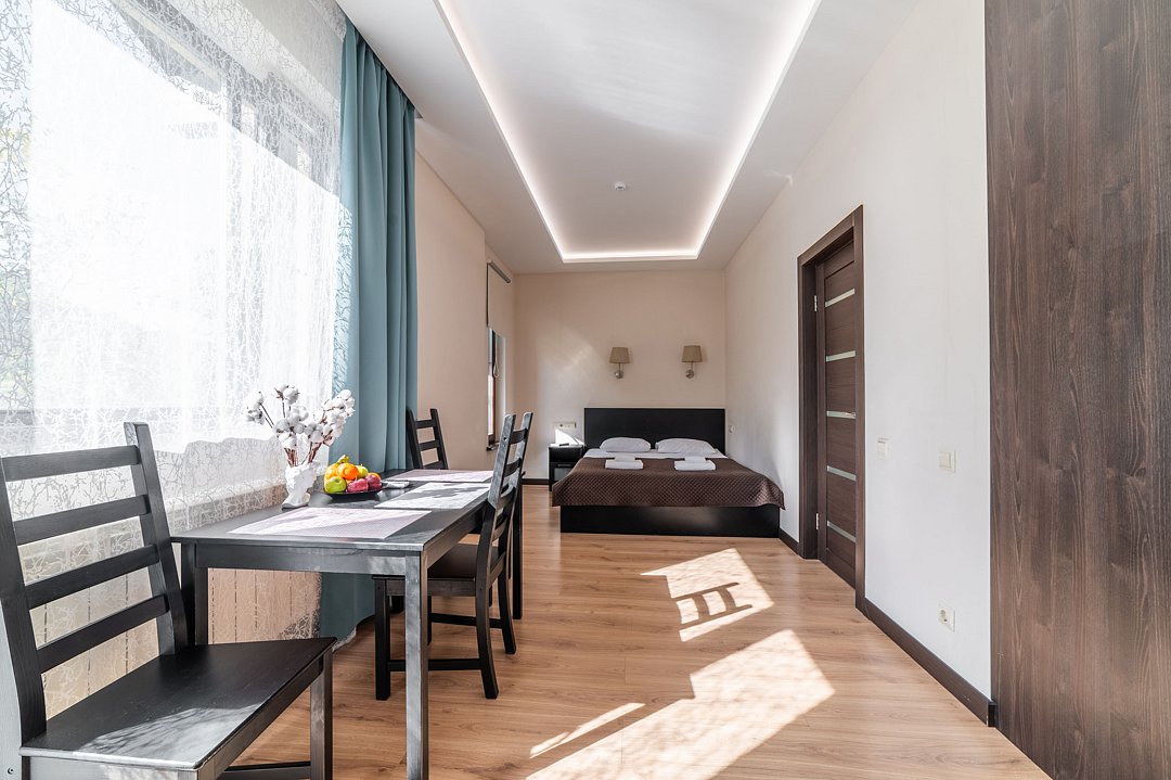 Люкс 2-местный (с балконом и видом на горы)