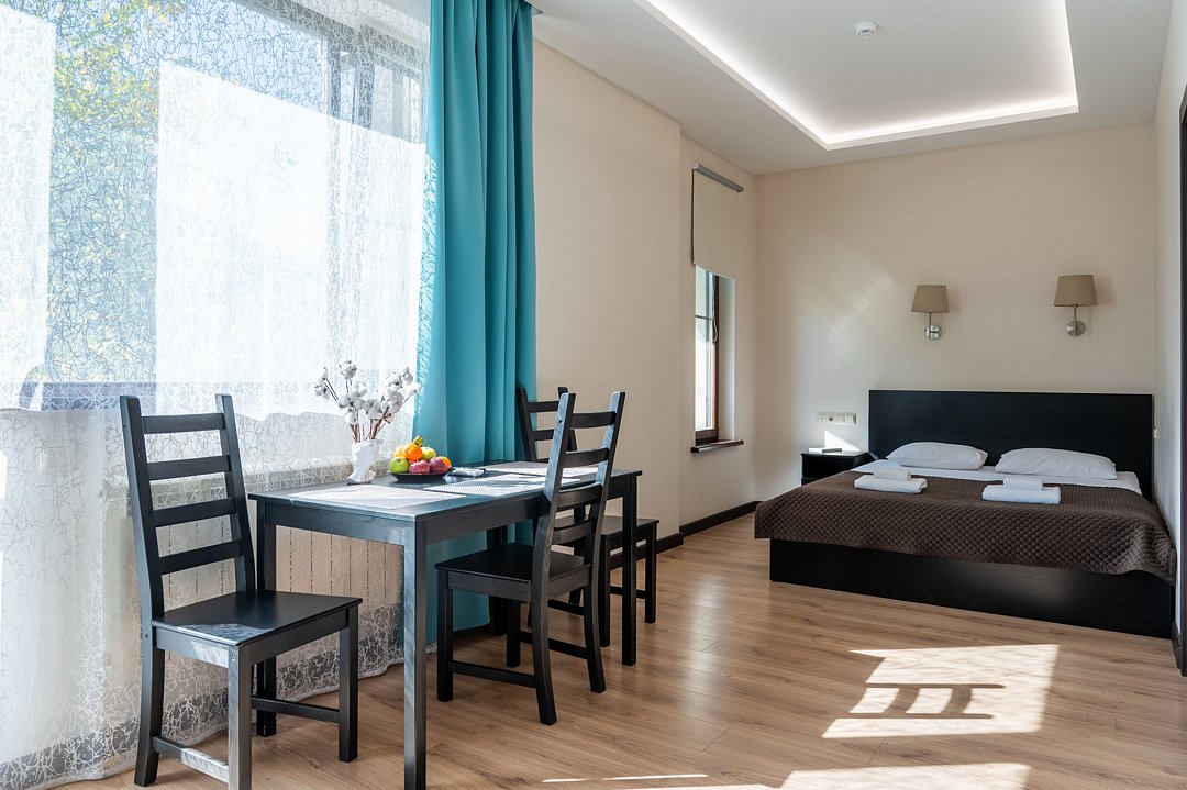 Люкс 2-местный (с балконом и видом на горы)