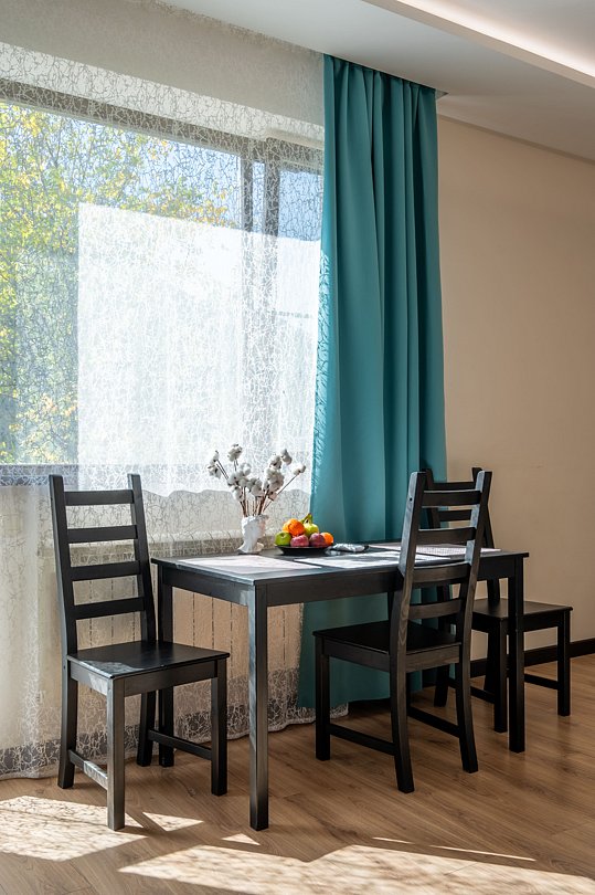 Люкс 2-местный (с балконом и видом на горы)