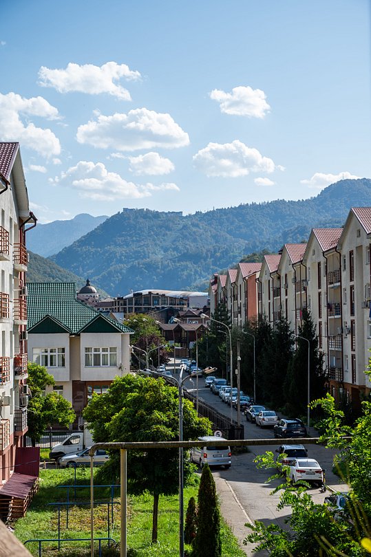 Люкс 2-местный (с балконом и видом на горы)