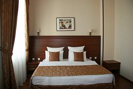 Двухместный полулюкс с красивым видом из окна двуспальная кровать, Загородный клуб Малиновая слобода, Бор