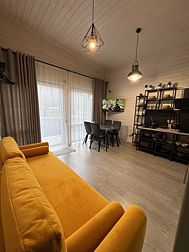 Коттедж у реки с видом на горы