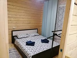 Дом № 1 и № 2 (дом разделён на 2 половины) с 3 комнатами, База отдыха Сила Сибири, Шерегеш