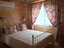 Шале 1, Гостиный дом Усадьба Кутлер, село Соколиное