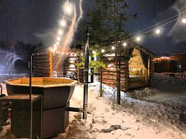 Дом Хижина 2 с горячим чаном, Дома в аренду Глэмпинг на озерах, деревня Тимково