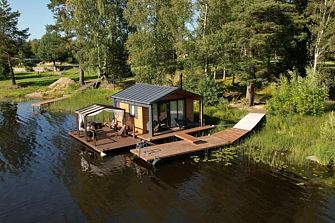 Наедине — дома на воде