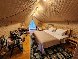 Двухместный номер Deluxe с красивым видом из окна двуспальная кровать, База отдыха Вдохни Алтай, село Узнезя