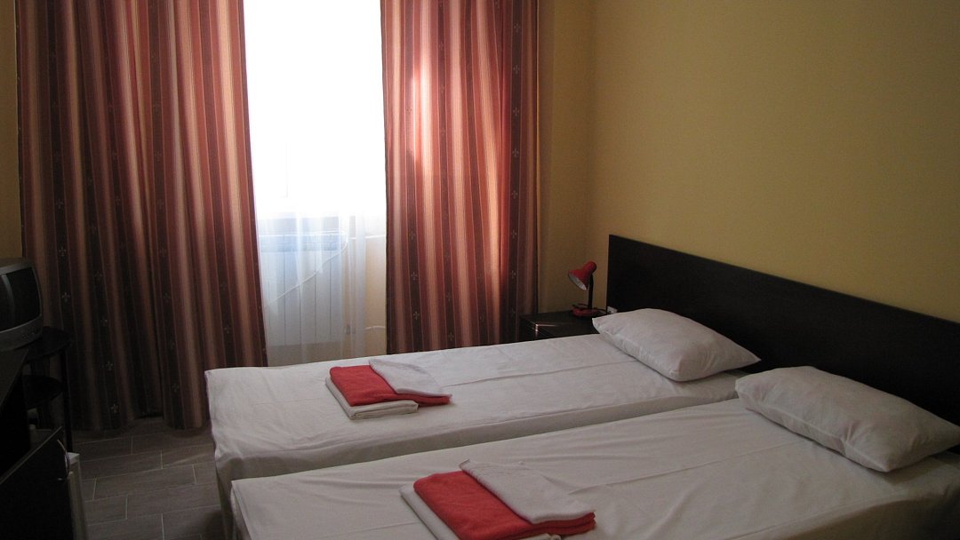 Стандартный 2-местный 1-комнатный Теневой (вид на теннисный зал)