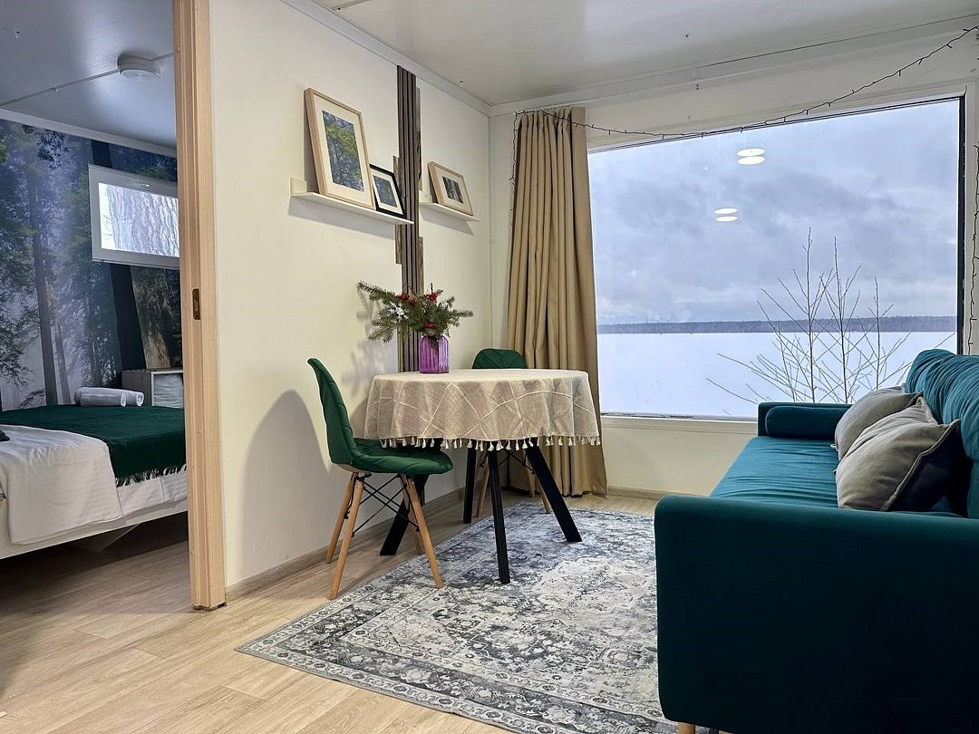 Домик 4-местный 2-комнатный №6 (вид на озеро)