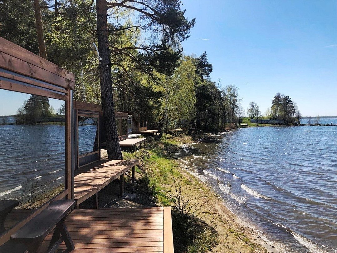 Домик 4-местный 2-комнатный №6 (вид на озеро)