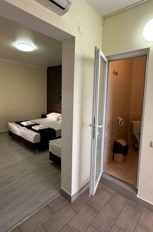 Стандартный 3-местный 1-комнатный (с балконом)