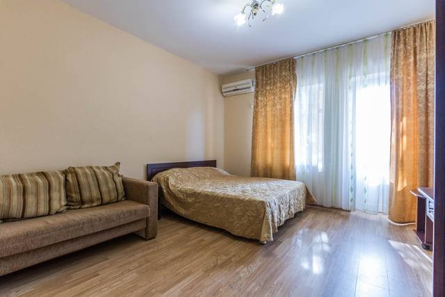 Стандартный 3-местный (с балконом)