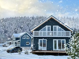 Двухэтажный дом с 3-мя спальнями, террасой и панорамными окнами