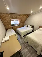 Четырёхместный стандарт с раздельными кроватями Номера: 7, 8, Гостевой дом Шафран, Домбай