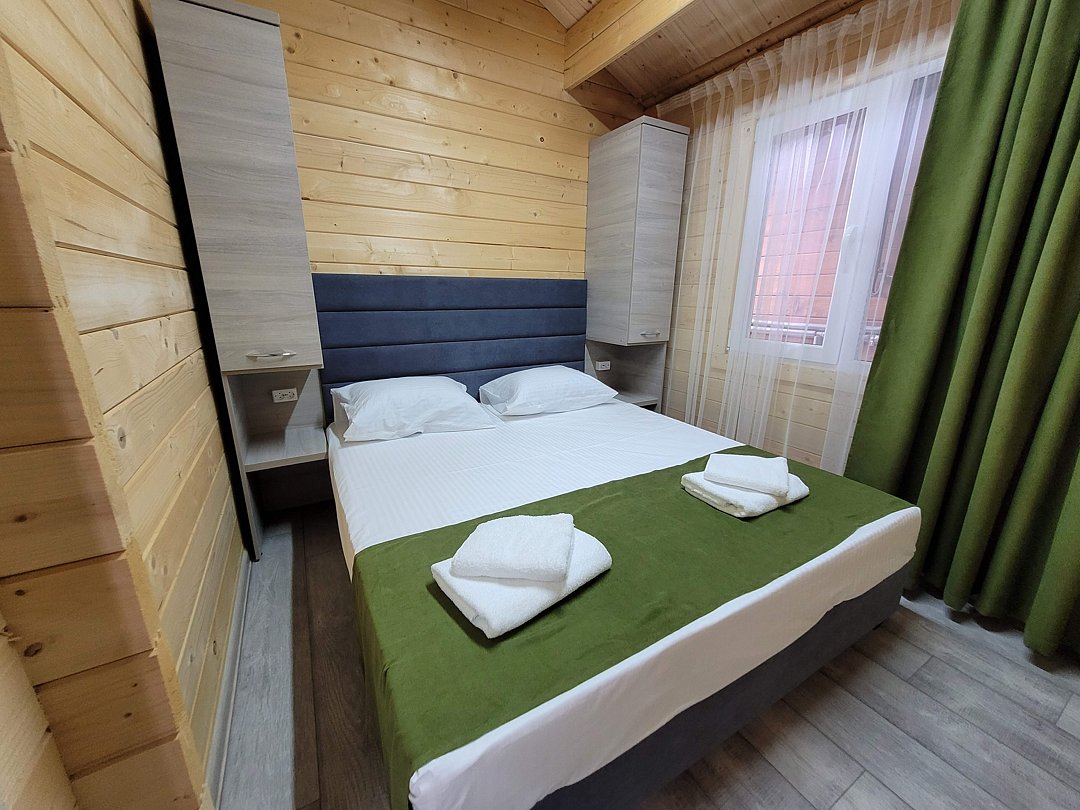 Домик 6-местный 3-комнатный (с кухней)