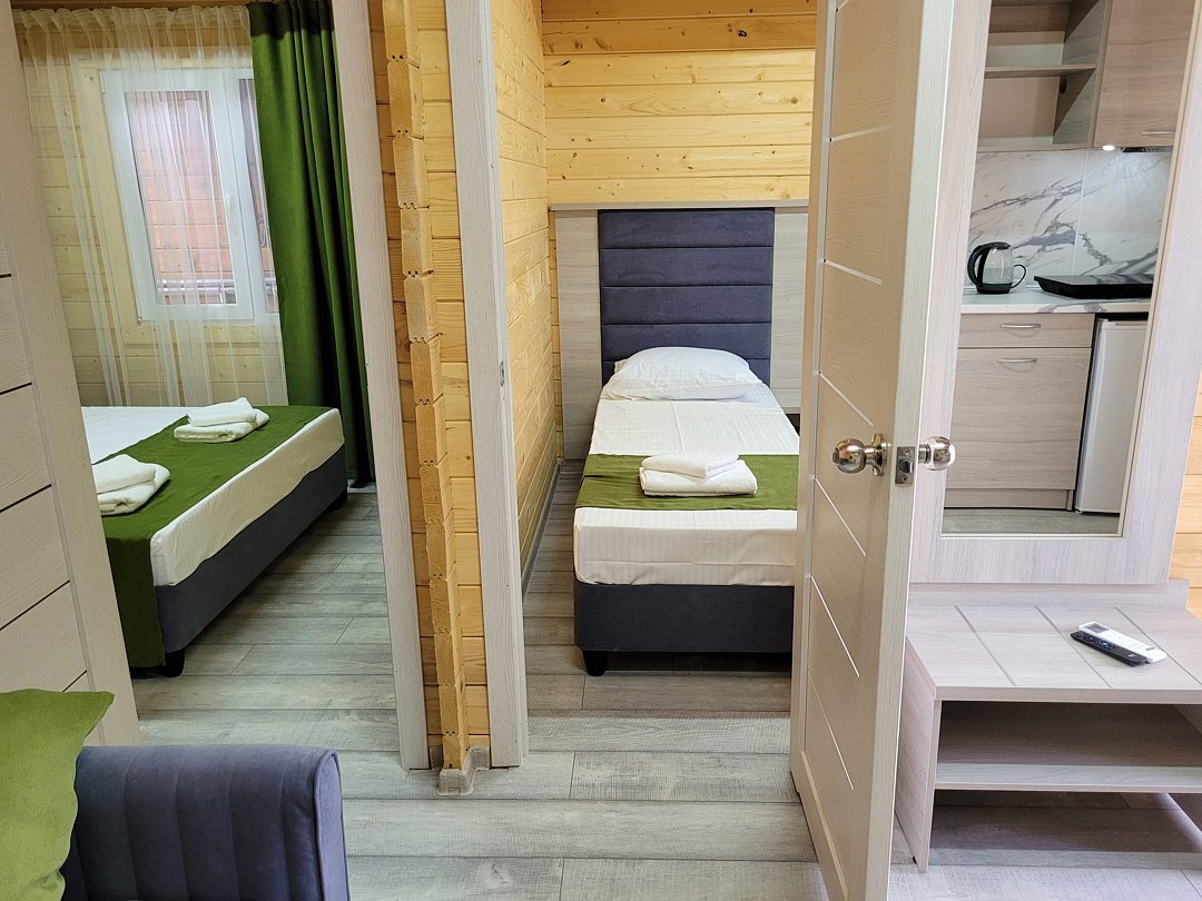 Домик 6-местный 3-комнатный (с кухней)