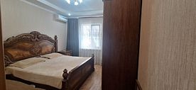 Люкс номер для семьи с большой кроватью и кухней, Гостевой дом Динара, Лоо