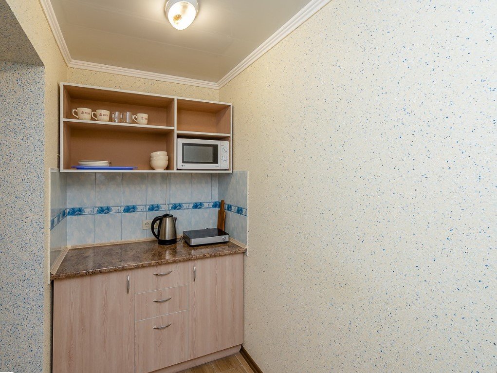 Номер 6-местный 2-комнатный (с кухней и балконом, 3 этаж)