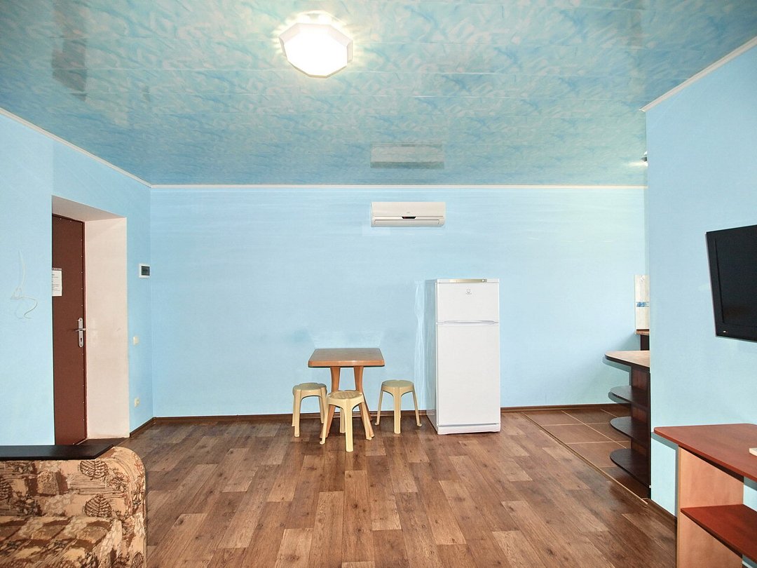 Номер 6-местный 3-комнатный (с кухней , 2 этаж)