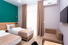 Улучшенный двухместный номер с доп. местом и большим балконом, Гостевой дом Карс Делюкс, Анапа