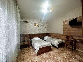 Улучшенный стандарт с балконом, Гостевой дом Эдельвейс, Адлер