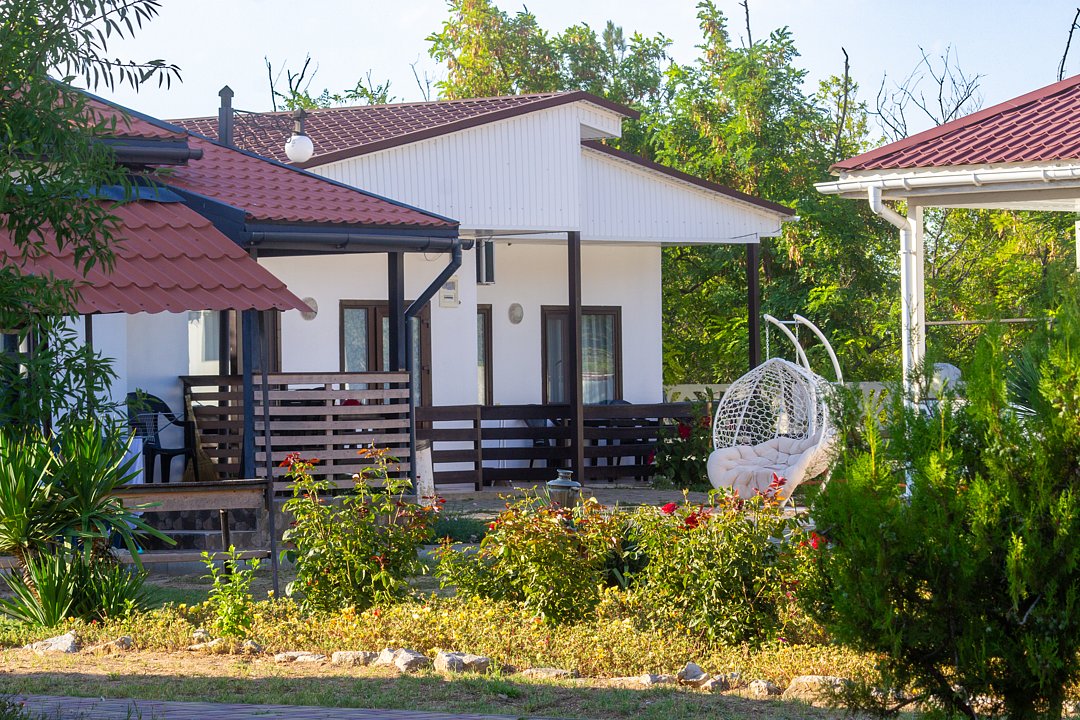 Курортный комплекс Азовский, Крым, Керчь Феодосия Щёлкино Ленинский район село Новоотрадное