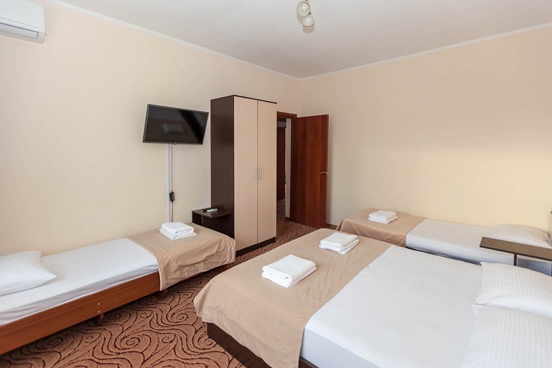 Апартаменты 6-местный 2-комнатный (1 этаж, №1,2)