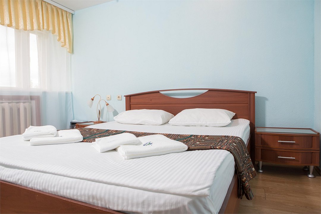 Джуниор сюит 3-местный 3-комнатный (без балкона)