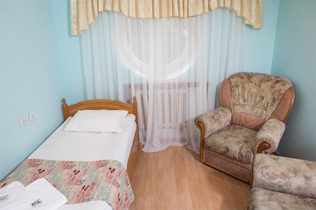 Джуниор сюит 3-местный 3-комнатный (без балкона)