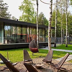 Частный домик в соснах