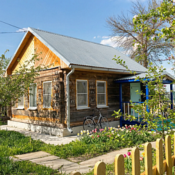 Частные домики в лотосах