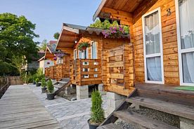 Деревянный коттедж Эко-домик на 4 человека с двуспальной кроватью Номера домов: №1–3, Глэмпинг Sinop-Houses, Сухум