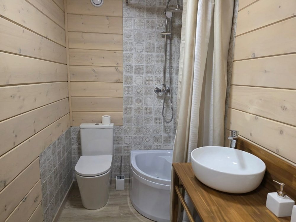 Стандартный 3-местный с удобствами №7 (3 этаж)