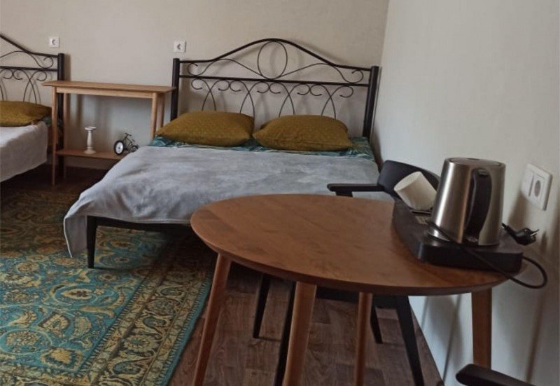 Стандартный 4-местный с удобствами №1 (2 этаж)