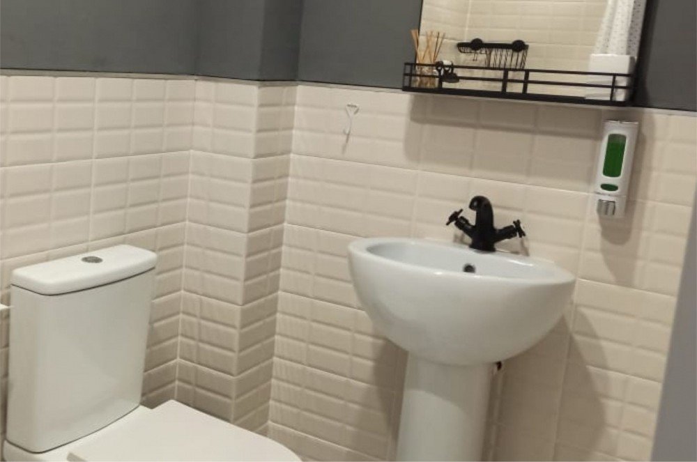 Стандартный 4-местный с удобствами №1 (2 этаж)