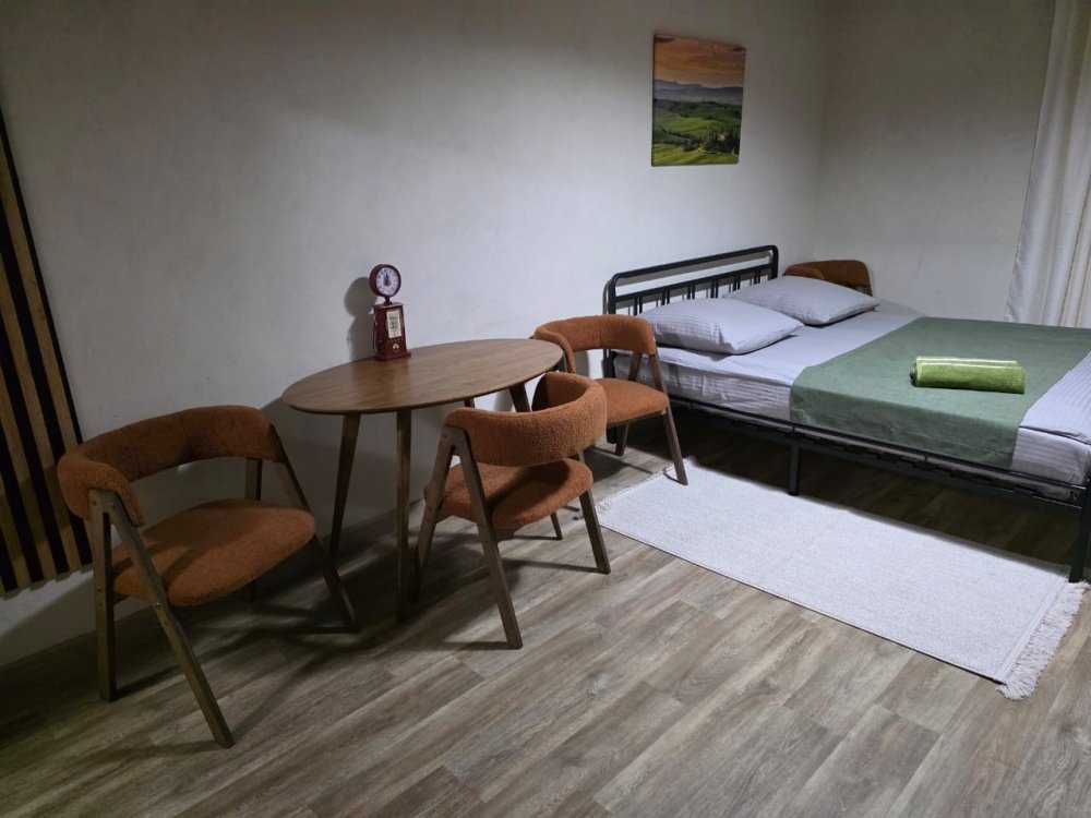 Стандартный 4-местный с удобствами №2 (2 этаж)