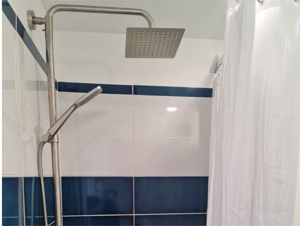 Стандартный 4-местный с удобствами №2 (2 этаж)